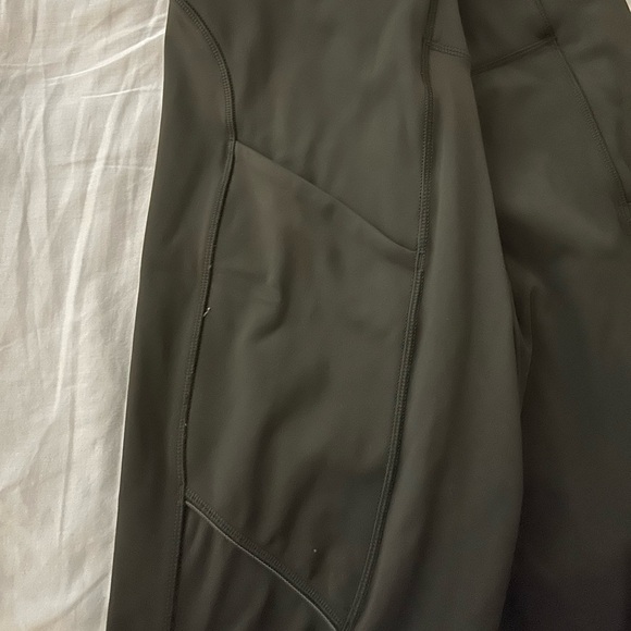 Lululemon leggings- size 4 - Picture 4 of 5
